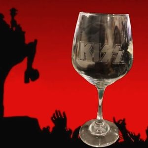 Kiss Logo Etched In Glass